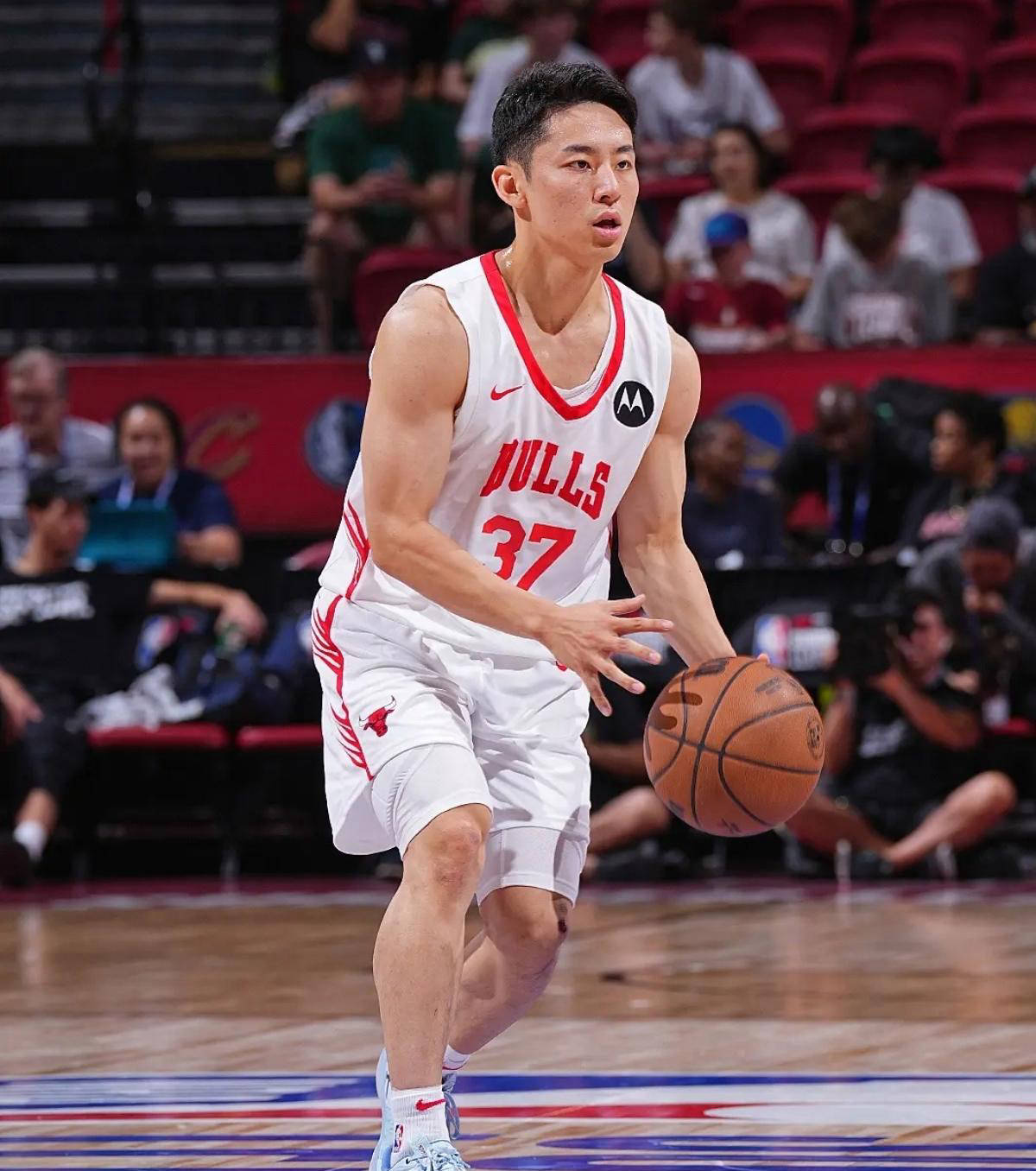 华体会体育下载-河村勇辉签约芝加哥公牛，草根逆袭重返NBA