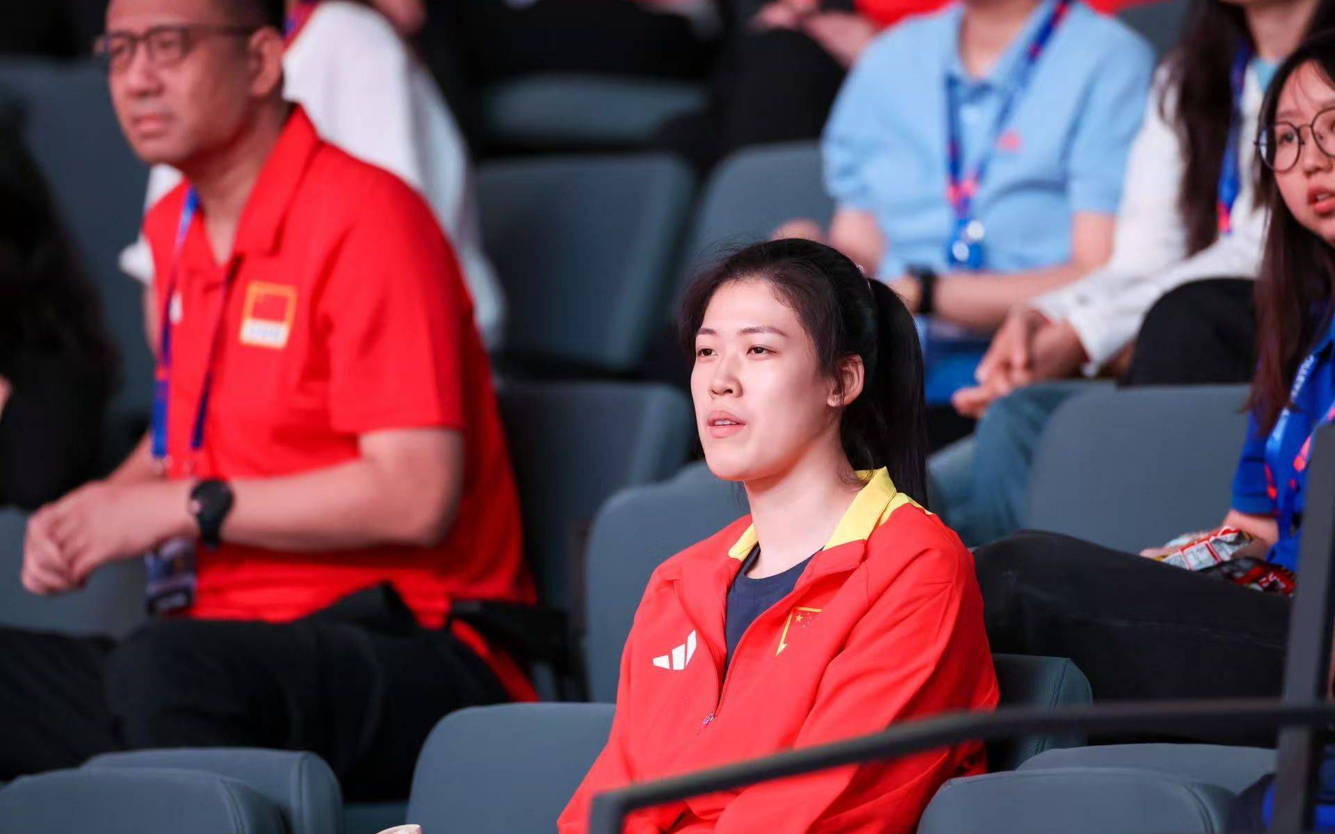 华体会体育网址-李盈莹现场助阵，中国女排轻取法国队