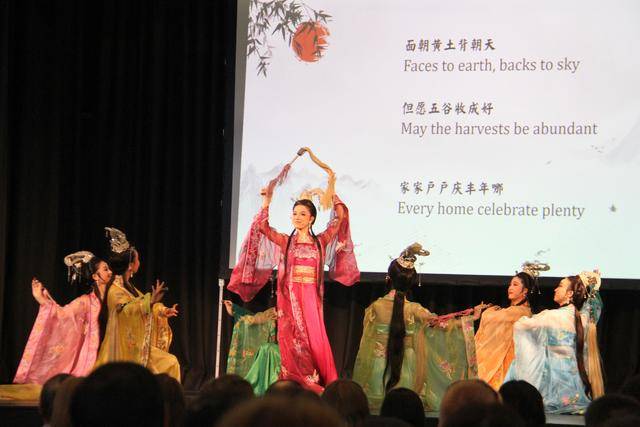 华体会体育平台-黄梅戏献演德国法兰克福