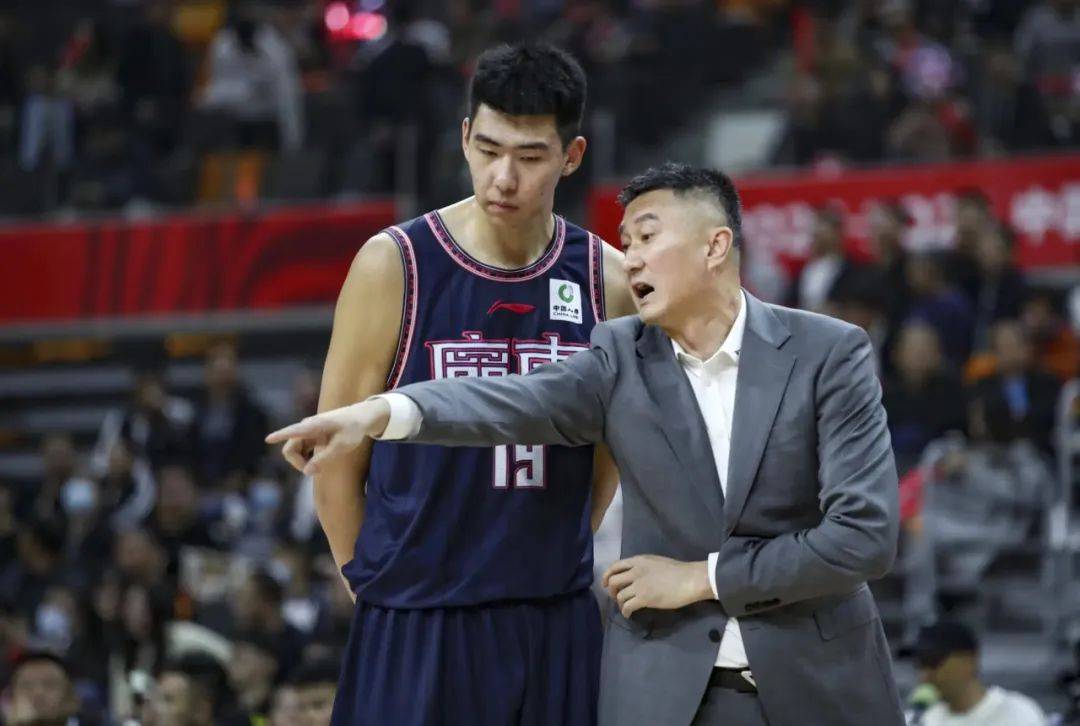 HTH华体会-5换2交易达成！NBA神锋加盟广东队，全明星大中锋驰援杜锋