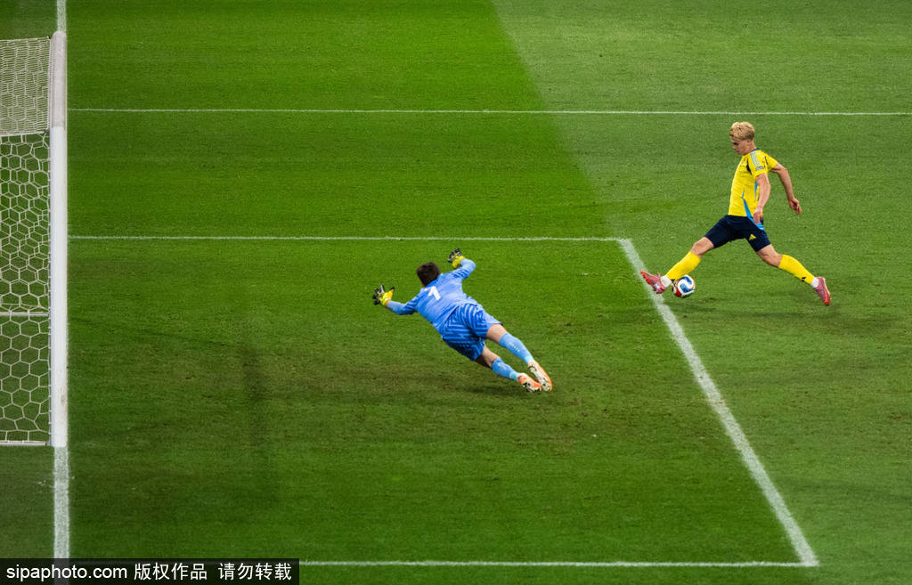 华体会体育首页-带不动!阿森纳利物浦两大神锋联手造良机 热刺小将失空门