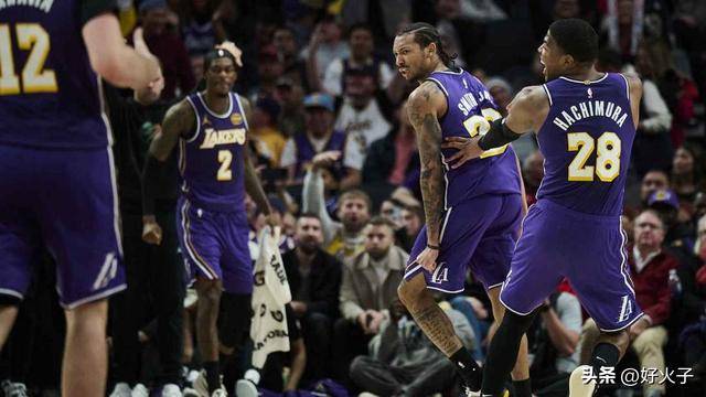 HTH华体会-尼克·史密斯凭借一场意想不到的爆发，带湖人战胜波特兰开拓者